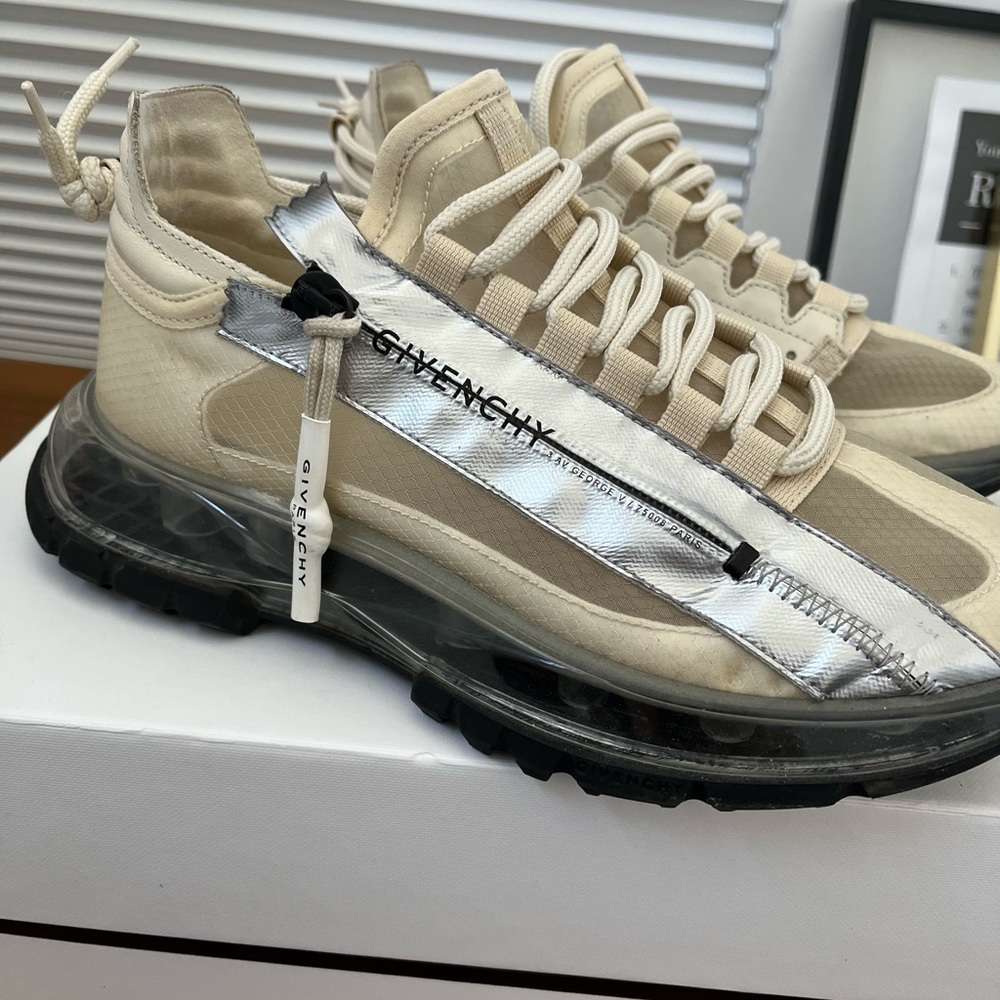🤍 PRE-LOVED Givenchy Sneakers